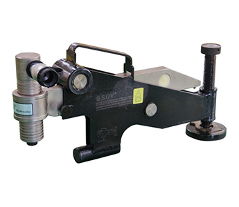 Hydraulic flange aligning tools